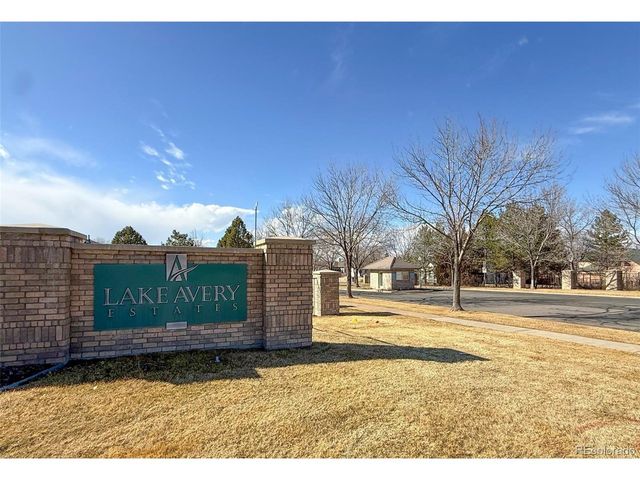 7 Sandpiper Cir, Thornton, CO 80241