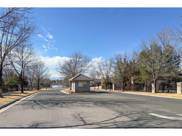 7 Sandpiper Cir, Thornton, CO 80241