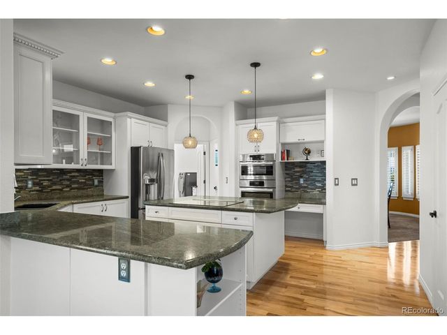 7 Sandpiper Cir, Thornton, CO 80241