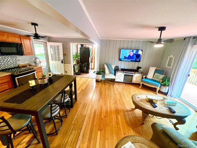 21 Woodycrest Trail, Monroe, NY 10950