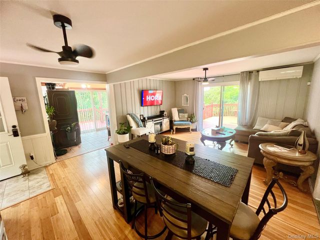 21 Woodycrest Trail, Monroe, NY 10950