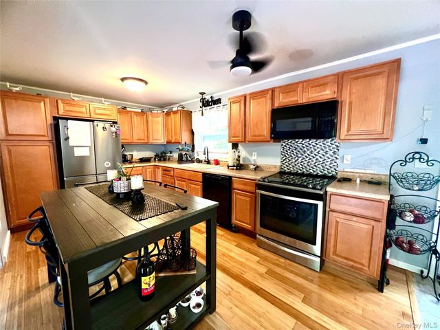 21 Woodycrest Trail, Monroe, NY 10950