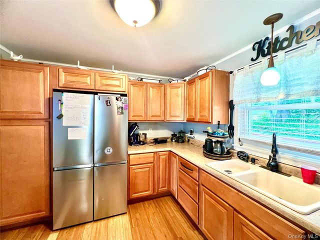 21 Woodycrest Trail, Monroe, NY 10950
