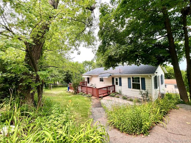 21 Woodycrest Trail, Monroe, NY 10950