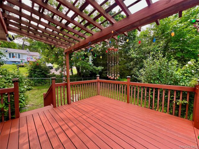 21 Woodycrest Trail, Monroe, NY 10950