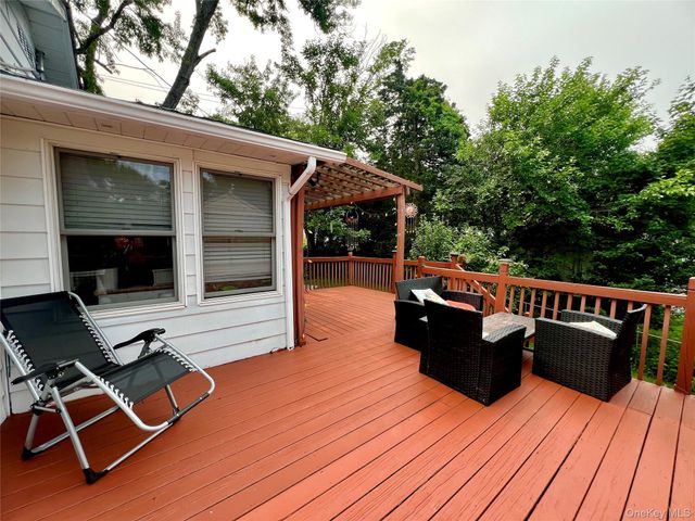 21 Woodycrest Trail, Monroe, NY 10950