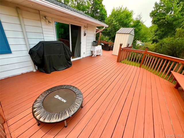 21 Woodycrest Trail, Monroe, NY 10950