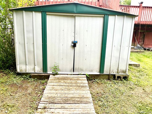 21 Woodycrest Trail, Monroe, NY 10950