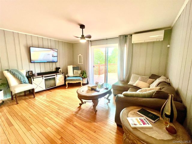 21 Woodycrest Trail, Monroe, NY 10950