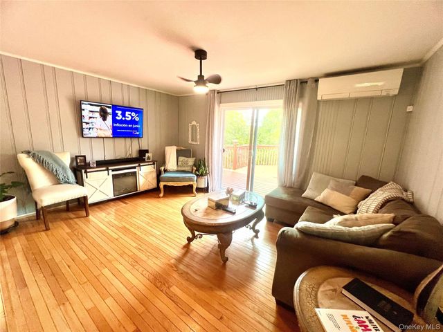 21 Woodycrest Trail, Monroe, NY 10950