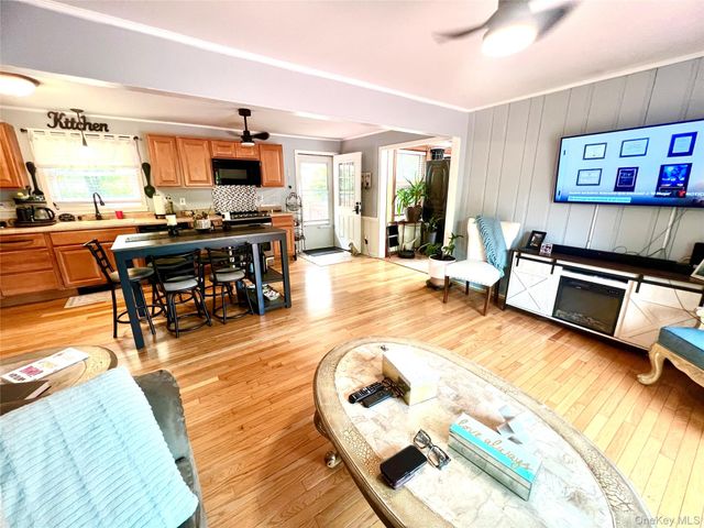 21 Woodycrest Trail, Monroe, NY 10950