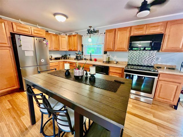 21 Woodycrest Trail, Monroe, NY 10950