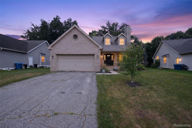 16130 Aspen Hollow Drive, Fenton Charter Township, MI 48430