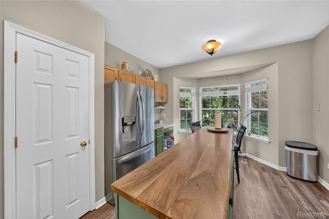 16130 Aspen Hollow Drive, Fenton Charter Township, MI 48430