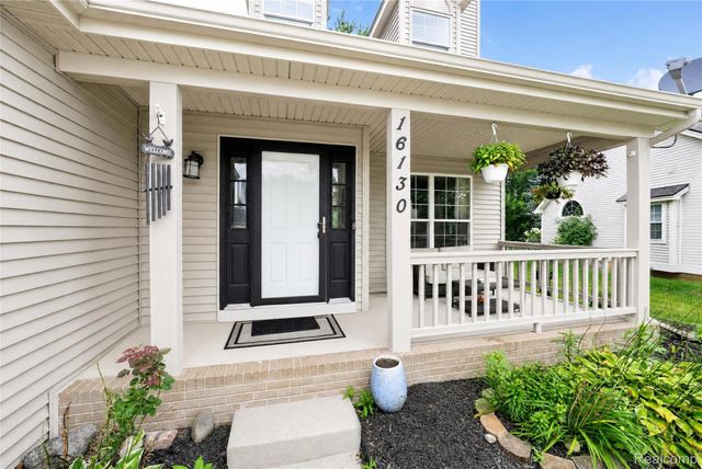 16130 Aspen Hollow Drive, Fenton Charter Township, MI 48430