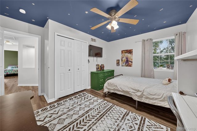 16130 Aspen Hollow Drive, Fenton Charter Township, MI 48430