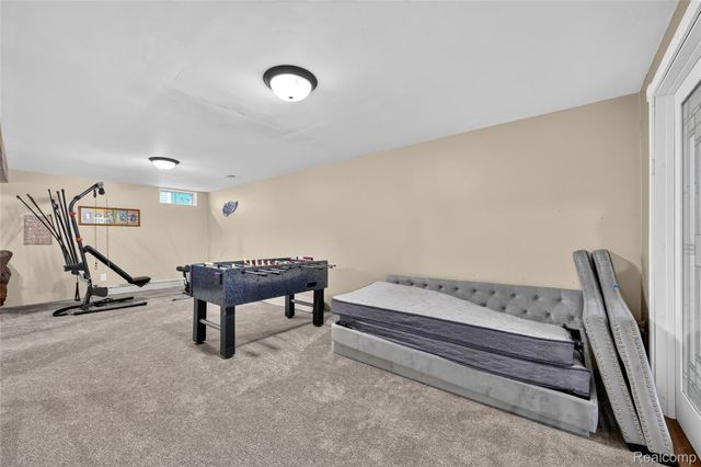 16130 Aspen Hollow Drive, Fenton Charter Township, MI 48430