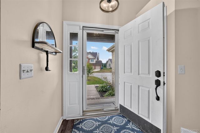 16130 Aspen Hollow Drive, Fenton Charter Township, MI 48430
