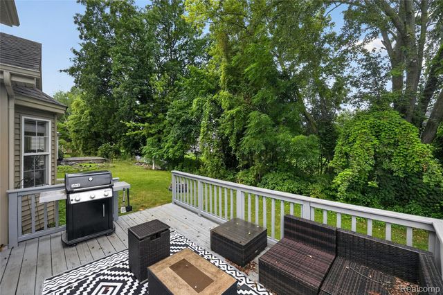 16130 Aspen Hollow Drive, Fenton Charter Township, MI 48430