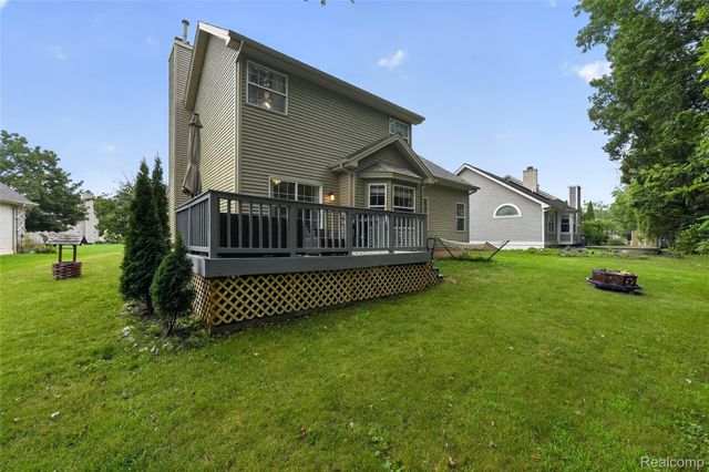 16130 Aspen Hollow Drive, Fenton Charter Township, MI 48430