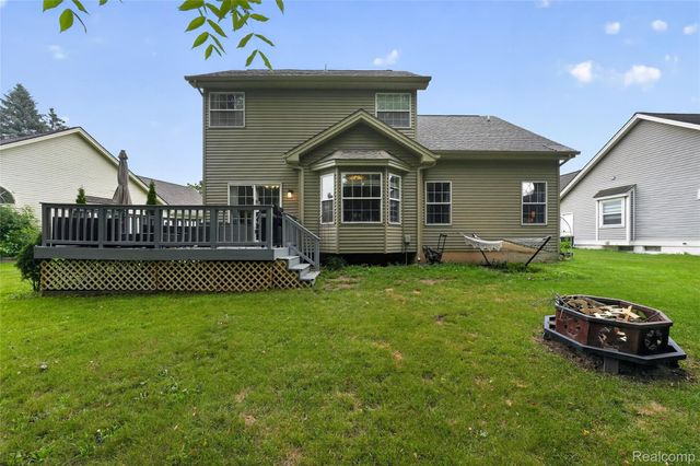 16130 Aspen Hollow Drive, Fenton Charter Township, MI 48430