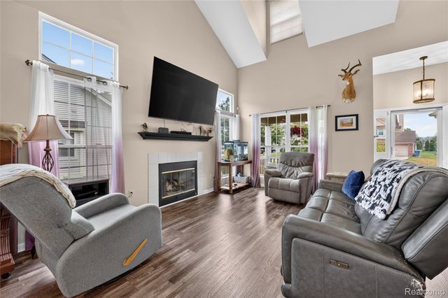 16130 Aspen Hollow Drive, Fenton Charter Township, MI 48430