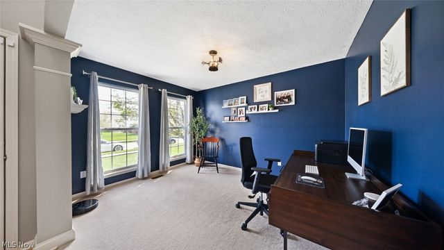 9660 Sunray Dr Drive, Olmsted Twp, OH 44138