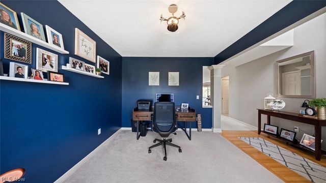 9660 Sunray Dr Drive, Olmsted Twp, OH 44138