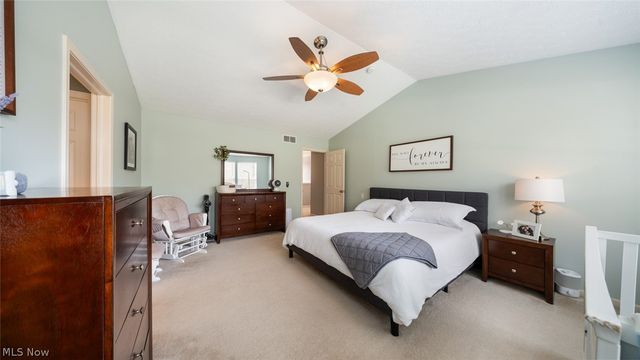 9660 Sunray Dr Drive, Olmsted Twp, OH 44138