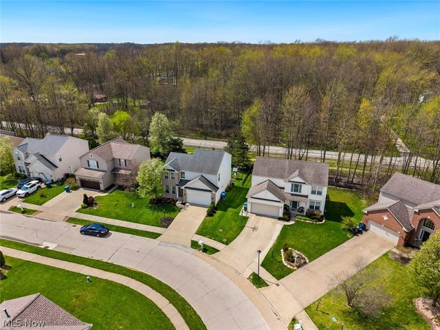 9660 Sunray Dr Drive, Olmsted Twp, OH 44138