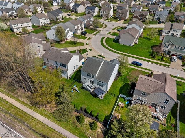 9660 Sunray Dr Drive, Olmsted Twp, OH 44138