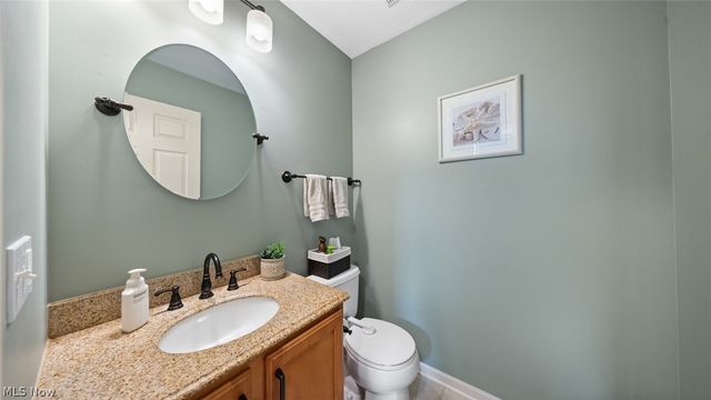 9660 Sunray Dr Drive, Olmsted Twp, OH 44138