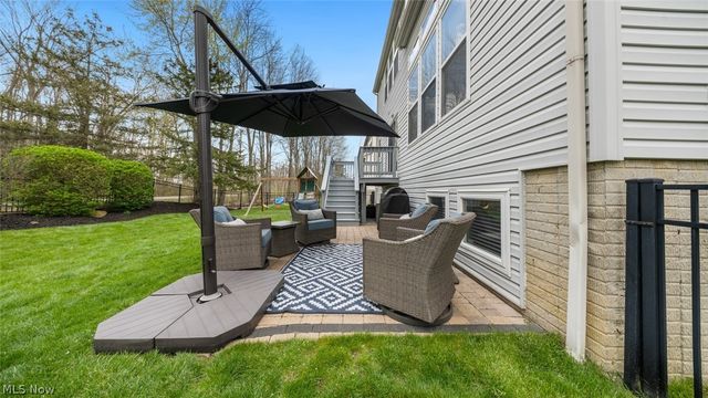 9660 Sunray Dr Drive, Olmsted Twp, OH 44138