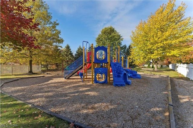 9660 Sunray Dr Drive, Olmsted Twp, OH 44138