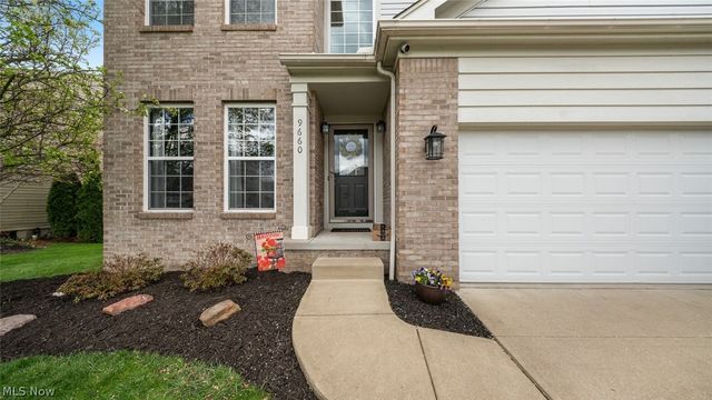 9660 Sunray Dr Drive, Olmsted Twp, OH 44138