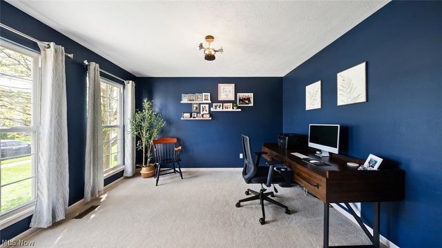 9660 Sunray Dr Drive, Olmsted Twp, OH 44138