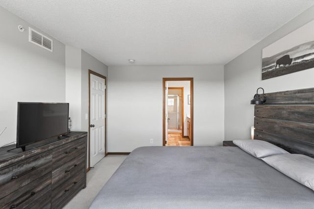 13217 Virginia Avenue S, Savage, MN 55378