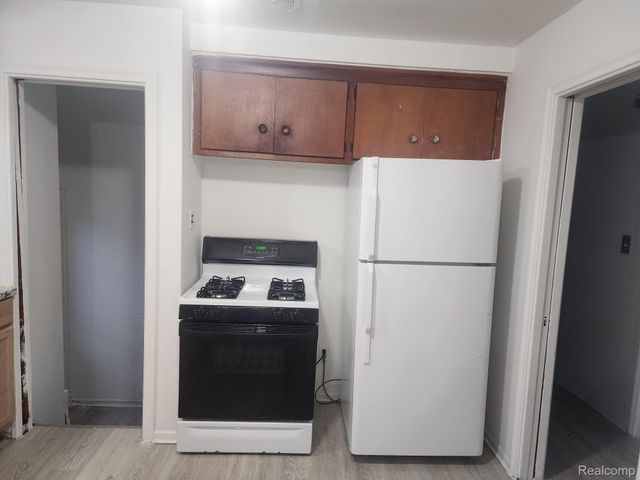 7140 Iowa Street, Hamtramck, MI 48212