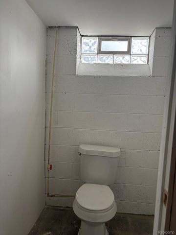 7140 Iowa Street, Hamtramck, MI 48212