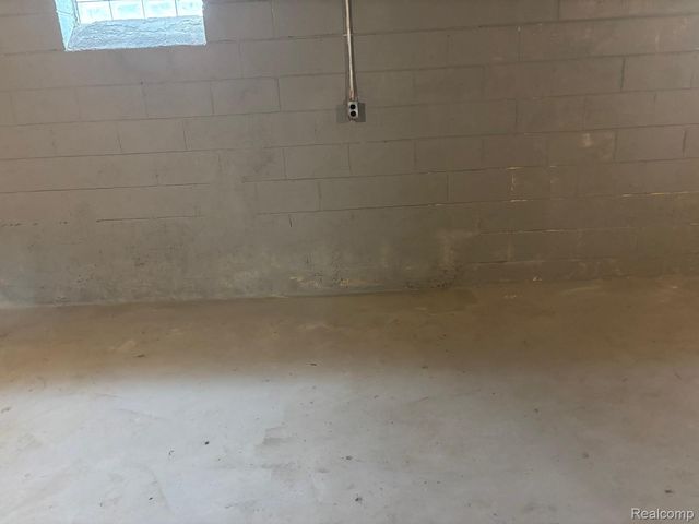 7140 Iowa Street, Hamtramck, MI 48212