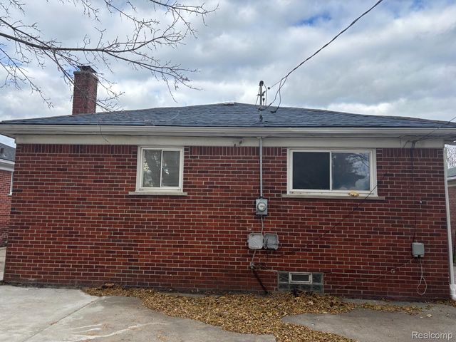 7140 Iowa Street, Hamtramck, MI 48212