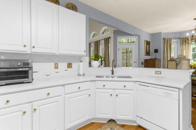 2001 Carriage Way, Summerville, SC 29485