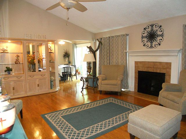 10690 Oxbow Heights Drive, White Lake, MI 48386