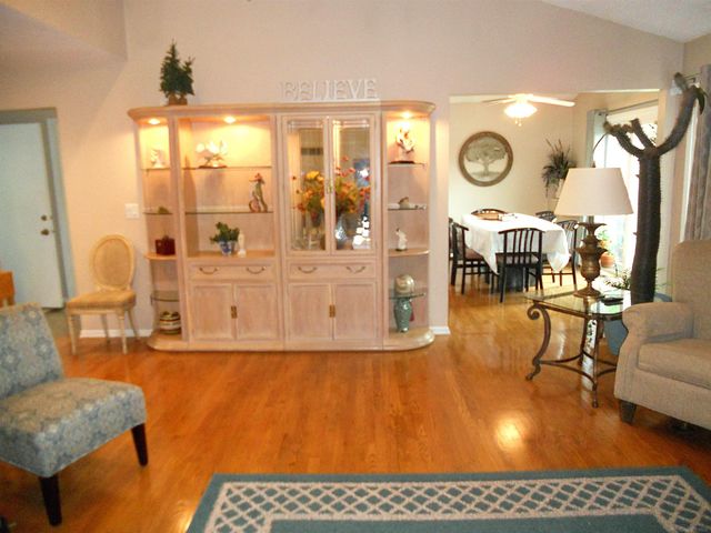 10690 Oxbow Heights Drive, White Lake, MI 48386