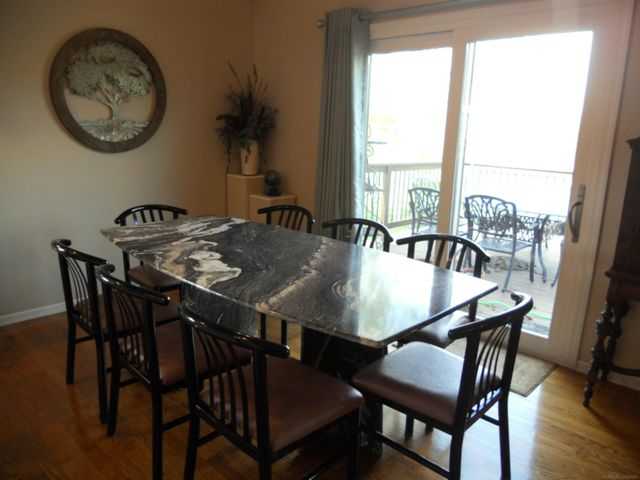 10690 Oxbow Heights Drive, White Lake, MI 48386