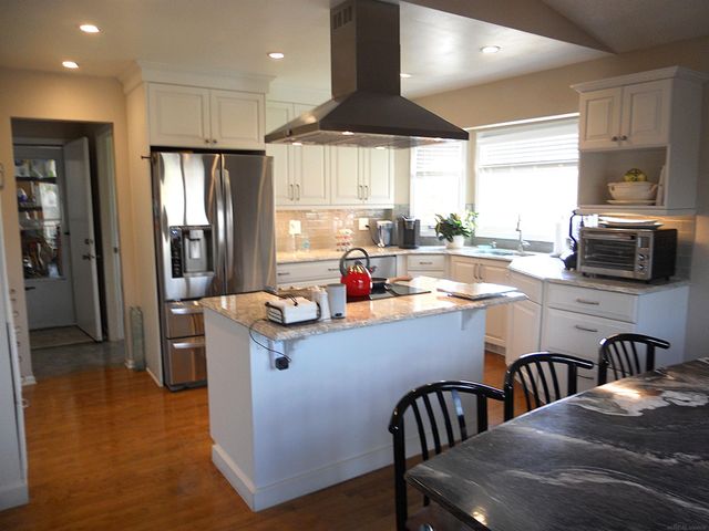 10690 Oxbow Heights Drive, White Lake, MI 48386