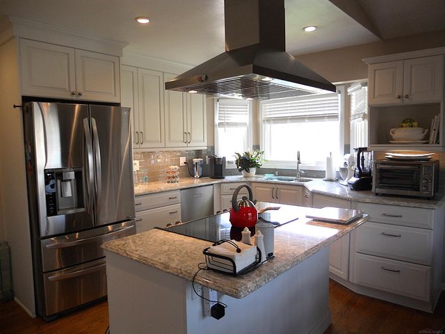 10690 Oxbow Heights Drive, White Lake, MI 48386