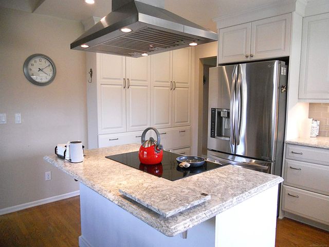10690 Oxbow Heights Drive, White Lake, MI 48386