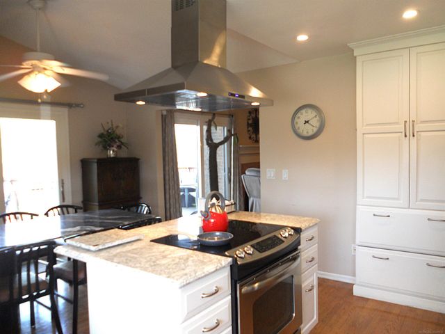 10690 Oxbow Heights Drive, White Lake, MI 48386