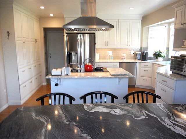 10690 Oxbow Heights Drive, White Lake, MI 48386